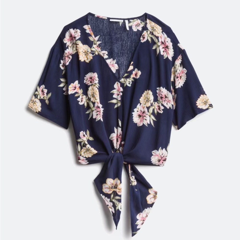 LUQ Rhee Tie Front Top